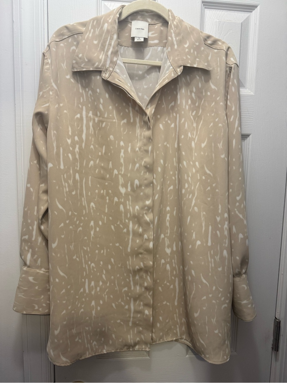 Calvin Klein Cream and White Abstract-Print Long Sleeve Button-Down Shirt